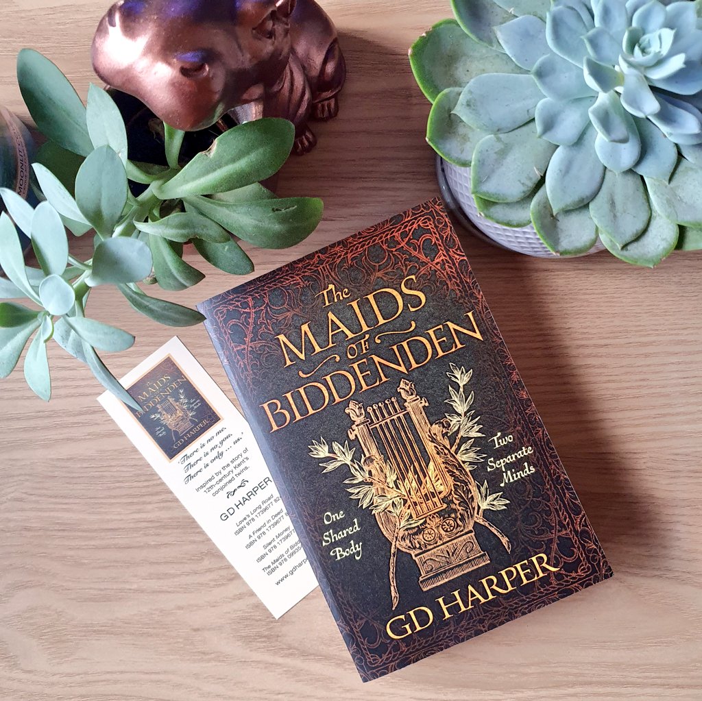 mazsbookscape's tweet photo. Some more fab #bookpost 😊 Thank you to @Lovebookstours and GD Harper for a copy of #TheMaidsofBiddenden for an upcoming #BlogTour ❤ Sounds fab, can't wait to read it! #BookTwitter #bookmail https://t.co/rnR4g8h3Dt