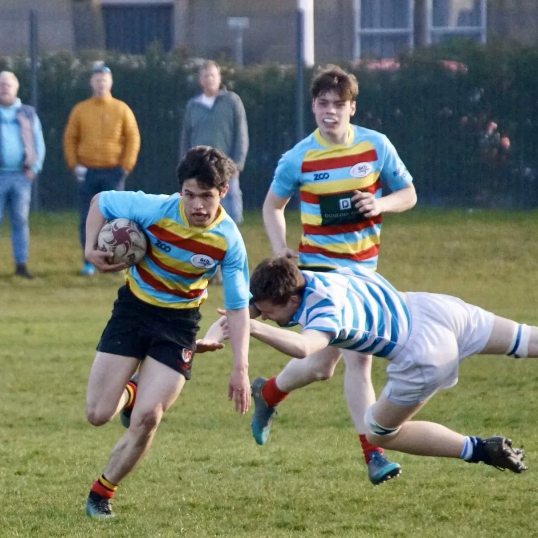 EdinStorage's tweet photo. We are delighted to be supporting #EdinburghAcademicals and @EdinBATs and the fantastic work that they do for youth #rugby in #Edinburgh. Read more: https://t.co/ViMU3B7MUS #EdinburghSelfStorage #storage #activities #skills #values https://t.co/MlamAkc15f