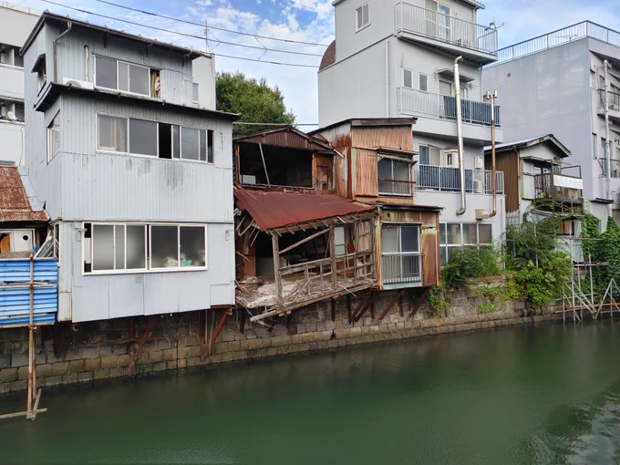 滝の川にある川沿いのバラックを見る事が出来た 