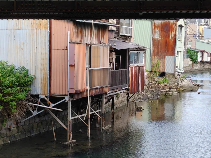 滝の川にある川沿いのバラックを見る事が出来た 