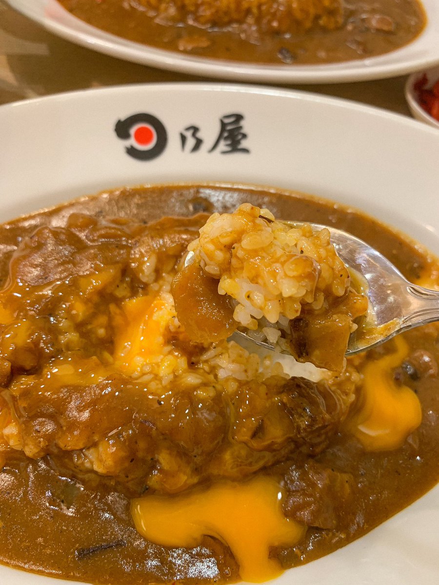 viewwrs's tweet photo. 🏆🍛ถ้าพูดถึงแกงกะหรี่ร้านโปรด วิวยกให้ร้าน Hinoya Curry~ แกงกะหรี่รสชาติเจ้มจ้น ดีกรีแชมป์ส่งตรงจากเชฟญป ข้าวญี่ปุ่นเหนียวนุ่มน้ำราดมิดข้าว โปะไข่ดิบละมุนๆ แฮมเบิร์กเนื้อแน่น อร่อยมาก ใครไม่กินเนื้อเปลี่ยนเป็นหมูได้ด้วย สายแกงกะหรี่มาลองเลย ติดใจแน่นอน🫶🏻💓
📍CTW Fl.3 @aroii https://t.co/jDx2PfMXRG
