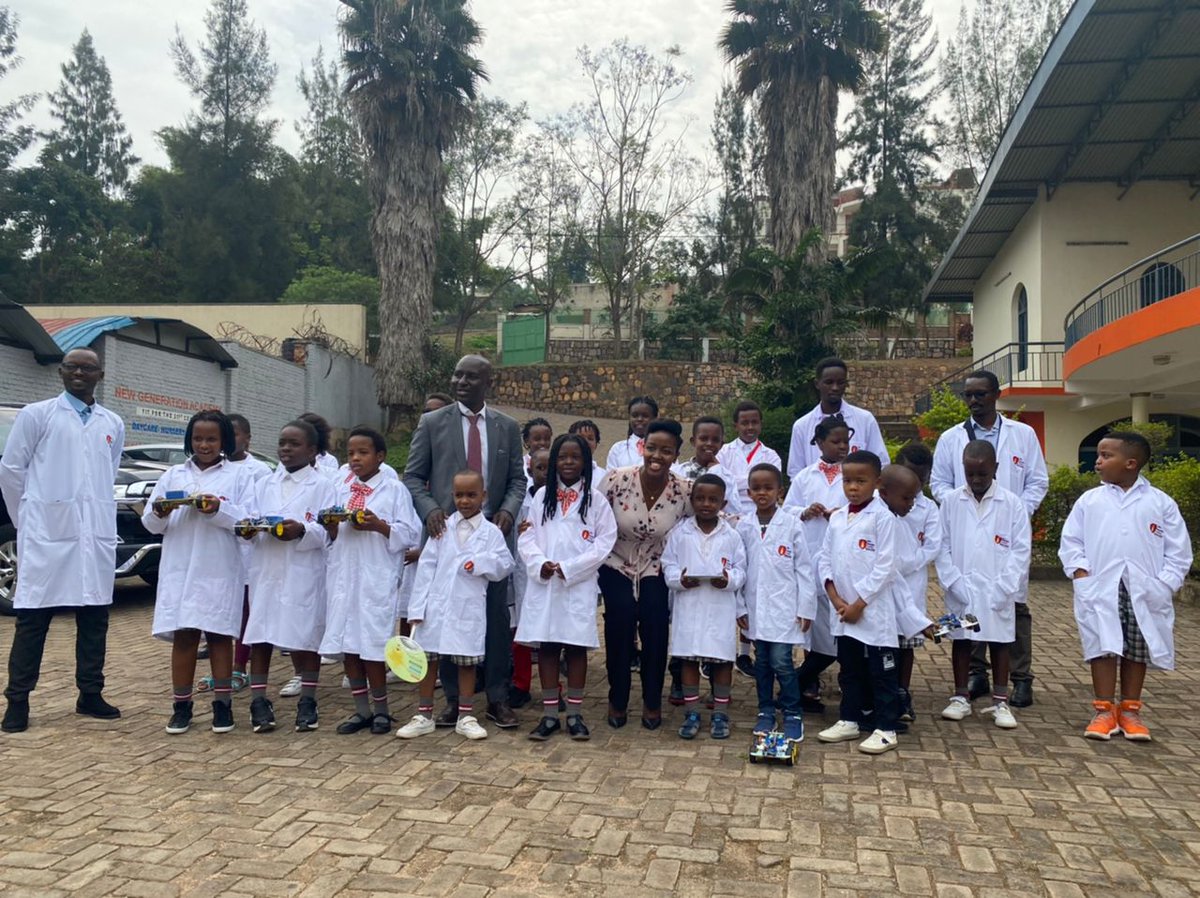 RwandaICT's tweet photo. Today, minister @MusoniPaula paid a courtesy visit to New Generation Academy where young children between the age of 5-9 are learning coding and robotics. Kids showcased their coding projects and the robots they built. https://t.co/cCeqdGRqvw