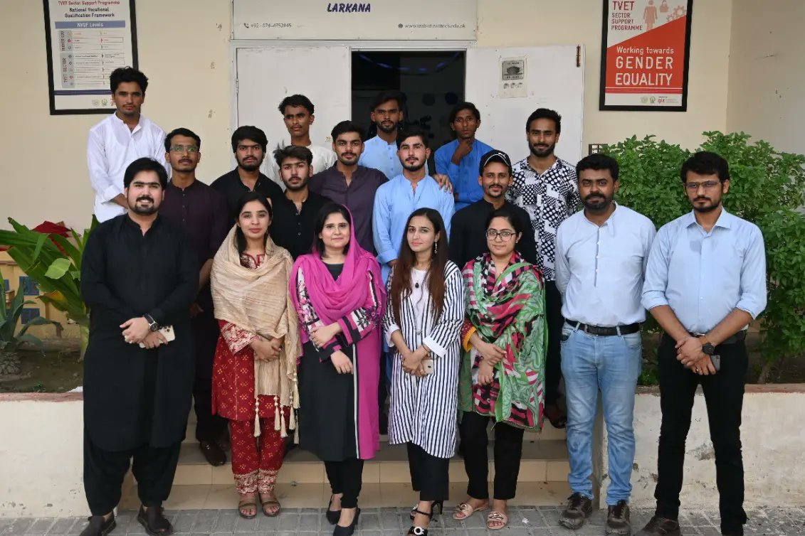 SzabistZabtech's tweet photo. SZABIST ZABTech Larkana arrange a welcome party for newly enrolled students of DIT-75 Batch by students of DIT -74 under the supervision of their Teachers.
.
.
.
.
#SZABISTZABTechiTVE #TVET #skills #skillsforall #zabtechlrk #wellcomeparty https://t.co/ai5xBFUfLC