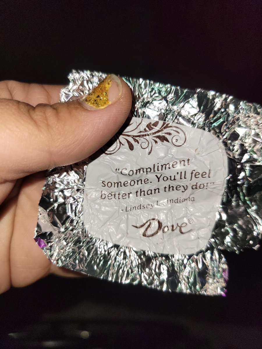 RespectfullyRae's tweet photo. If this is the reason why you're complimenting someone, please save the compliment for yourself 🙏❤️ #dovechocolate #selfcare https://t.co/55m786BcM9