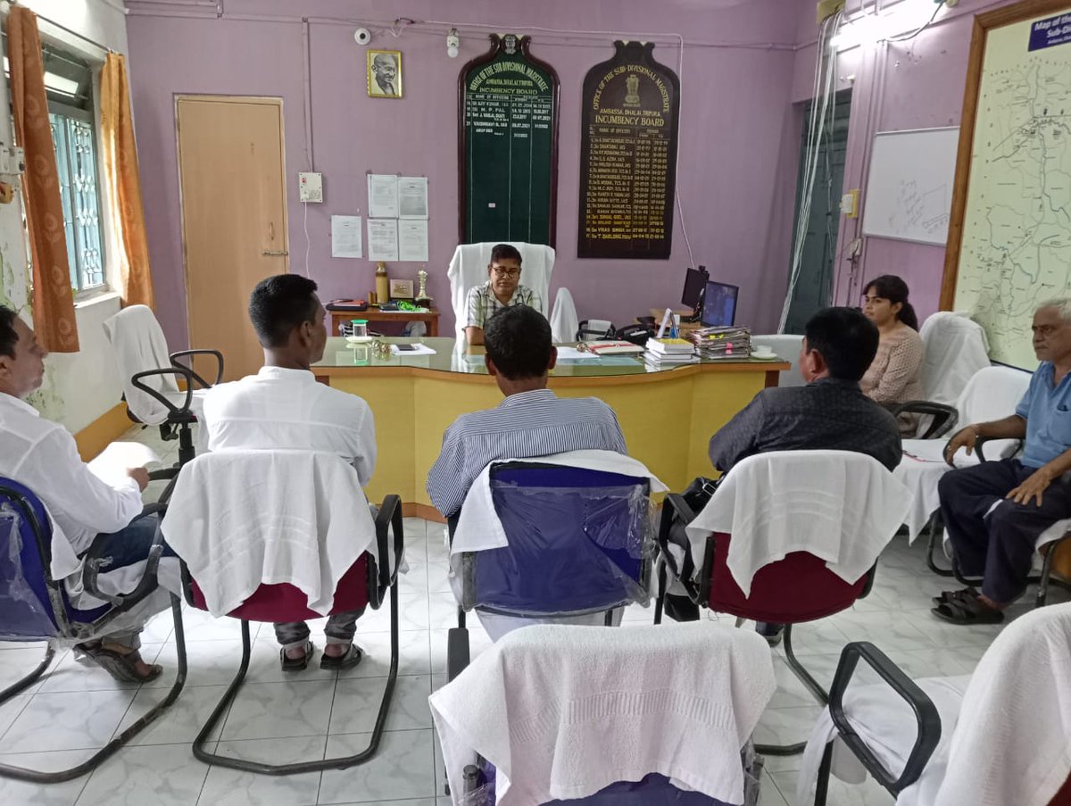 ceotripura's tweet photo. Meeting with Political Parties i.c.w. Aadhaar linkage, new forms, four qualifying dates &amp; Rationalization etc. chaired by SDM, Ambassa
#ElectionCommissionOfIndia
#ECI
#GoRegister
#RegisterToVOTE2023
#Reforms
#elections
#electionroll
#youngvoters

@SpokespersonECI
@ECISVEEP https://t.co/5s2z9ZQSjy