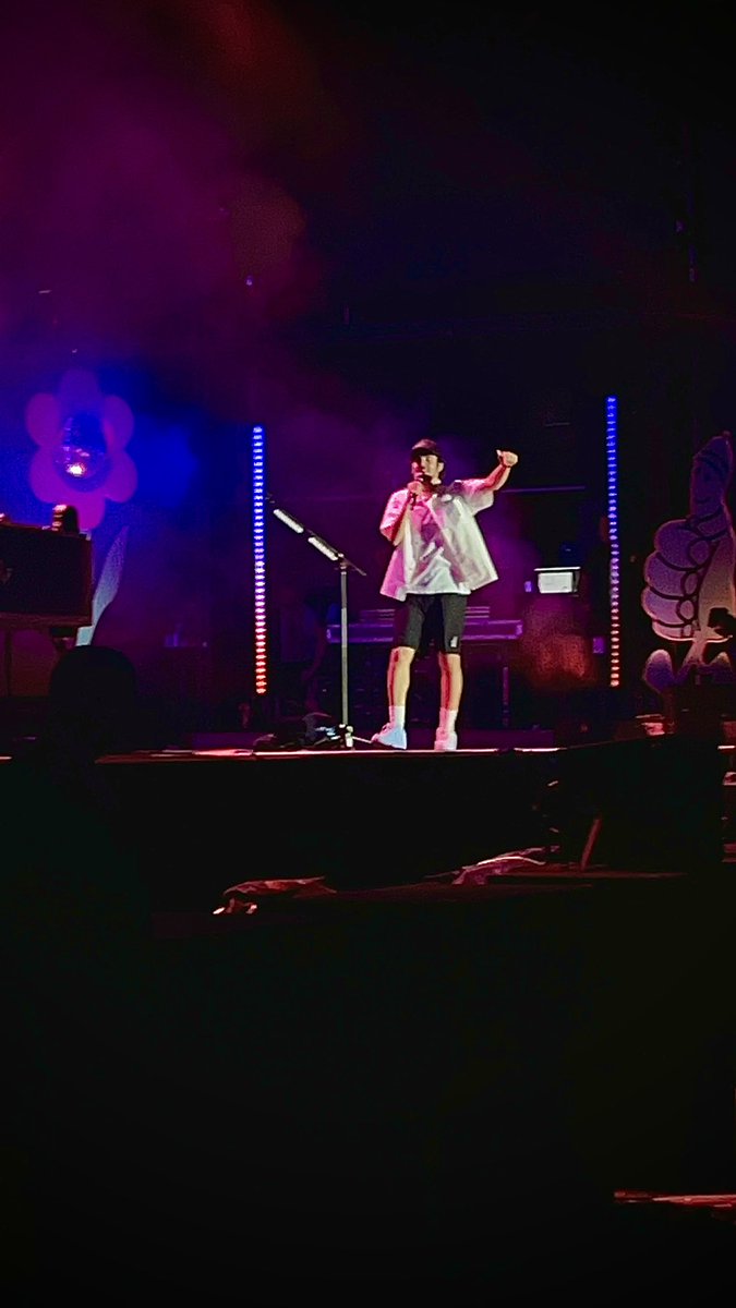 McKeownTheDan's tweet photo. the post gig blues are really hitting hard today, i want to be back in that crowd having the time of my life again (: #rexinlondon https://t.co/zV9oGIDmq7
