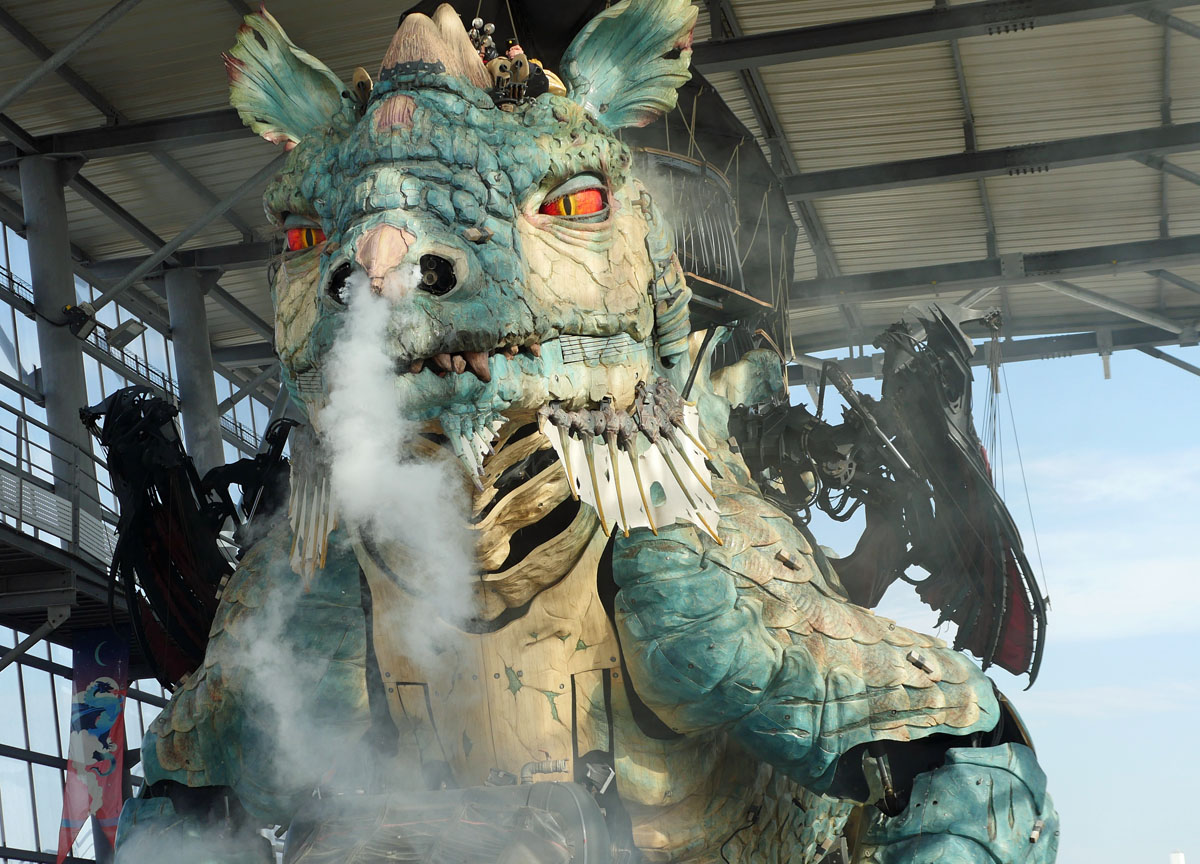 roch_pr's tweet photo. 90 minutes across the channel from #Dover, you could be staring in the face of a fire breathing #dragon. 

Fiona Mclean @Lon_Unattached explores the town of #Calais 🇫🇷 - just a short crossing with @dfds_uk.

@CompagnieDragon 
@lacoupole62 
@Calaistourisme 
https://t.co/64looBm3Um https://t.co/OK5u4jud55
