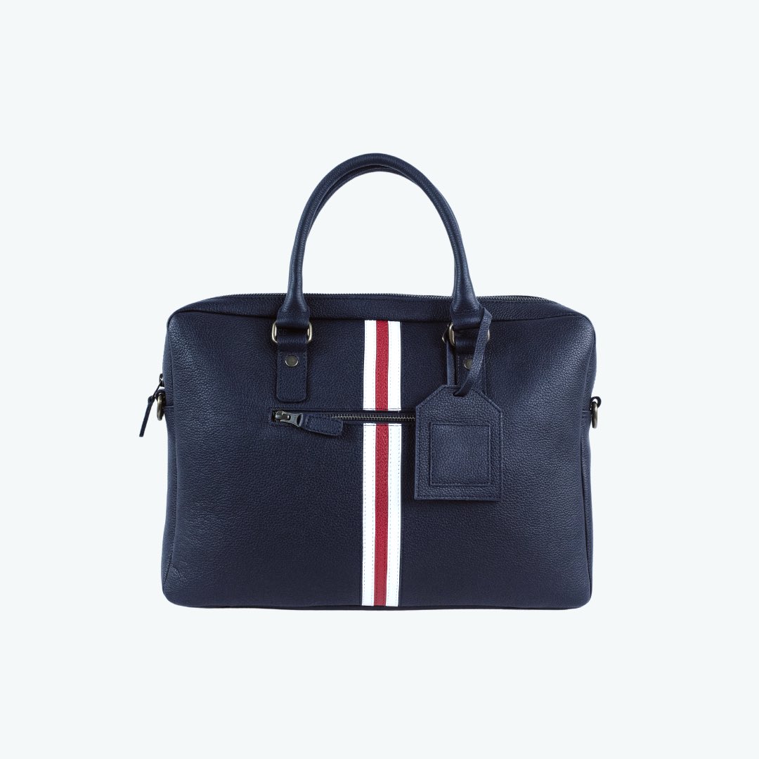 fiercenessclass's tweet image. Every day, you can arrive at work in style or just arrive in business as usual. Our Briefcase Lisboa has been helping men make a difference. 😉

🇵🇹 Handmade in Portugal, to the world.

#premium #luxury #fashion