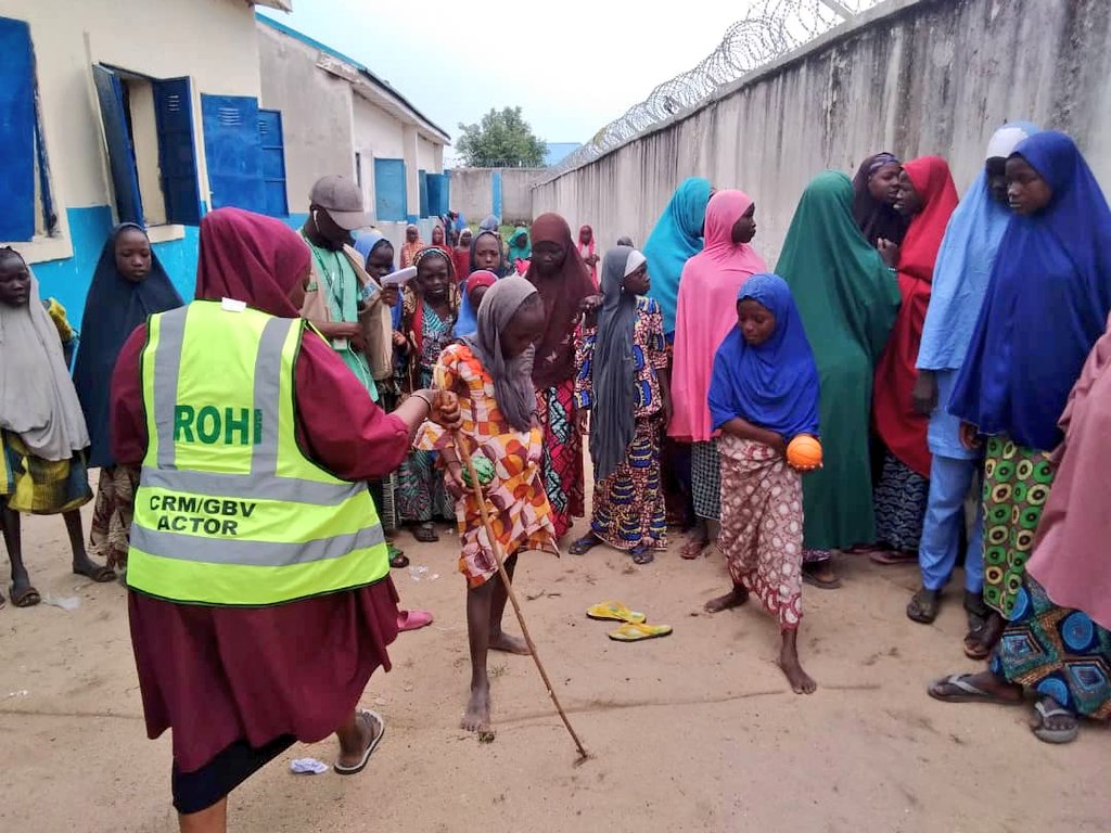nigeria_rohi's tweet photo. Our team engage girls at Banki with locally practiced brain-teasing games, to enhance their psychosocial balance.

We partner with @UNICEF_Nigeria in implementing this @EduCannotWait project. https://t.co/L5ctyZZmn4