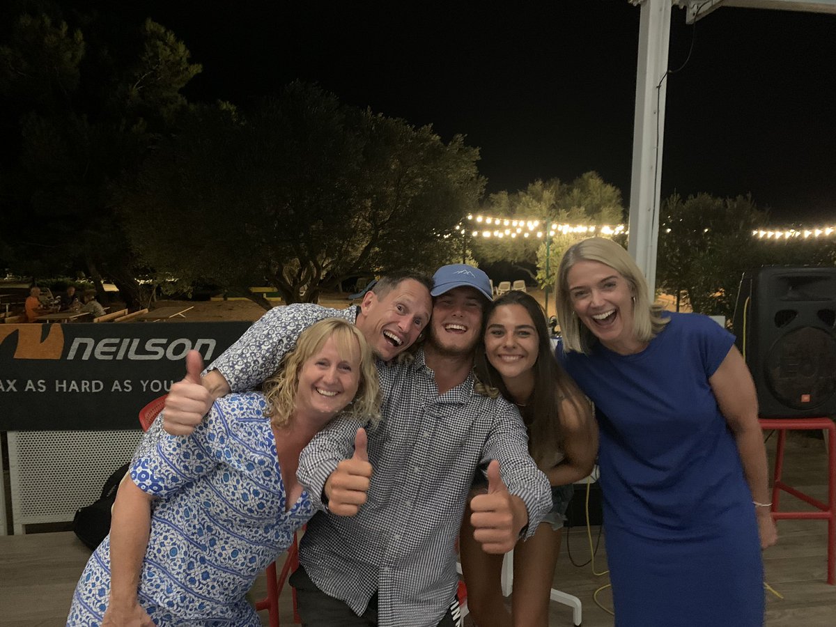 phdinhk's tweet photo. Never in doubt….the happy winners and the quizmasters in the weekly @NeilsonAlana quiz! @neilsonholidays https://t.co/9QozTzZ9F8