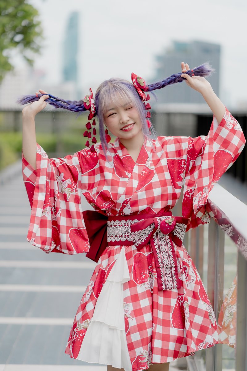 Liew_Parallella's tweet photo. นานๆทีจะใส่ชุดสีแดงงง~
ถึงช่วงนี้ฝนจะตกบ่อย ก็ขอให้เป็นอาทิตย์ที่สดใสของทุกคนนะคะะะ
อ่อ อย่าลืมพกร่มด้วยนะ!
ถ้าไม่สบาย แล้วอดมาเจอกันจะทำยังไงงง 🥹
#MAYDAYidol #Thaiidol #LiewMAYDAY #アイドル https://t.co/KqVDs2DnKJ