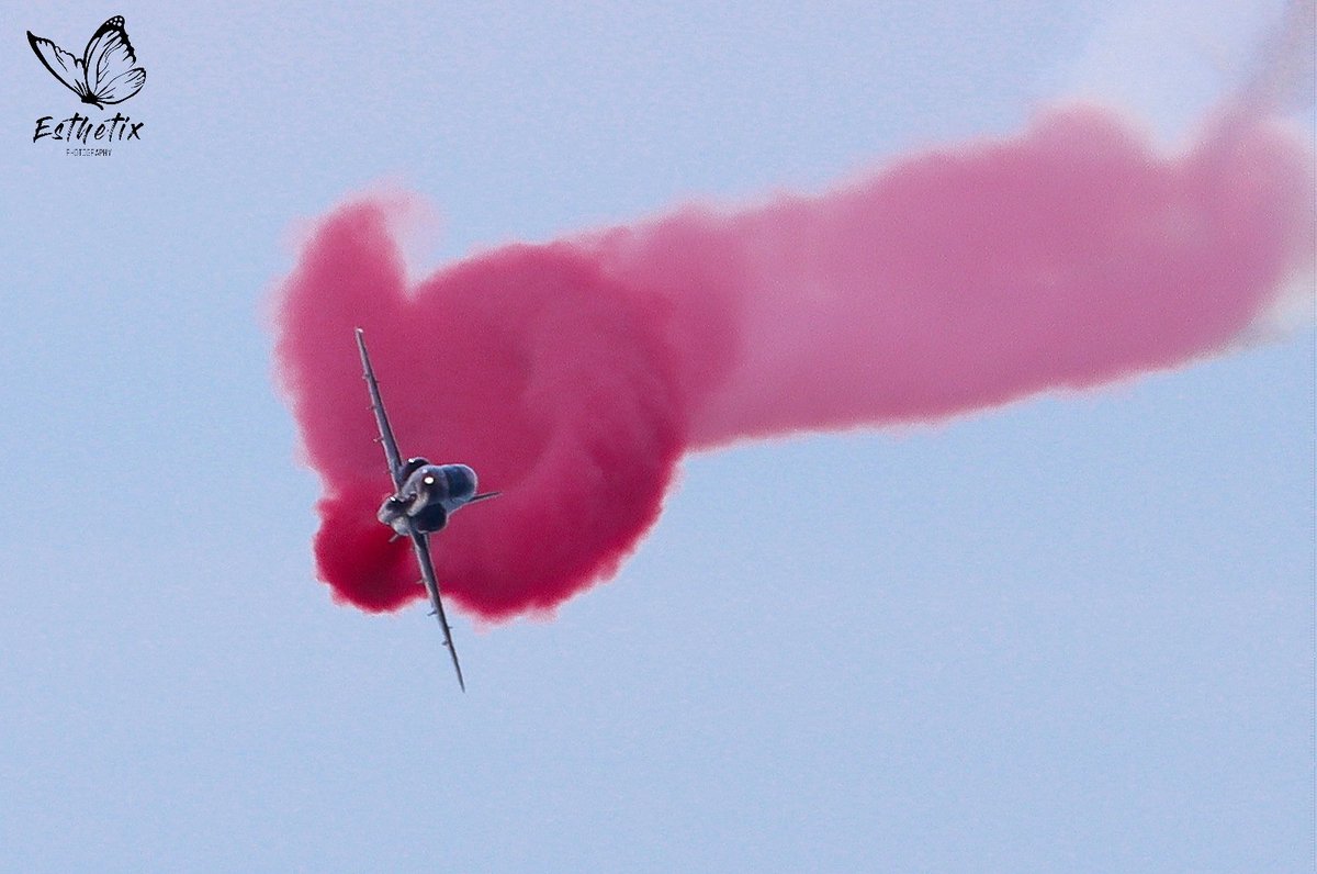 e_therp's tweet photo. A few snapshots from the Blackpool Air Show watching @rafredarrows and a few other air craft displays.
@TheBplTower
@visitBlackpool
@visitfyldecoast
@BlackpoolAir 
@The_Gazette @BBCNWT @thetimes
#redarrows #RAFdisplayteam #spitfire #gyrocopter https://t.co/0nDRTu9hcz