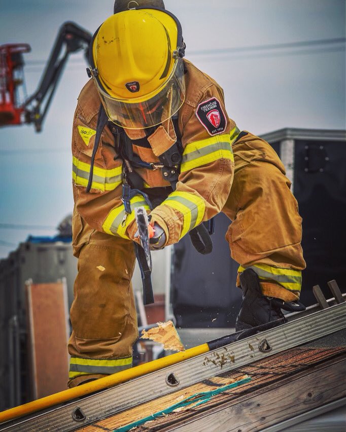 FirehouseTrain1's tweet photo. Can you keep up?π©βπ
β¦.
β¦..
#justwork #training #technicalskills #firefightertesting #practicalsessions #careerprep https://t.co/tHbW2lskP1
