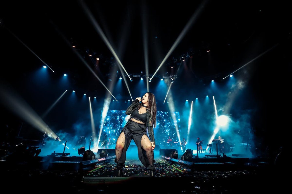 OfficialTMTM's tweet photo. Absolutely breathtaking evening at @CocaColaAarena Dubai
#tmtm #SunidhiChauhan #MyDubai #tmexclusive #performancenight https://t.co/1vxuKMY5KI