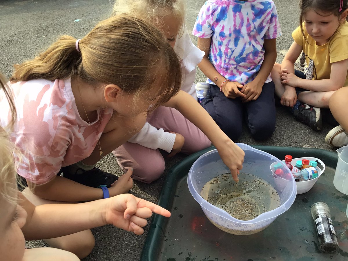 BPS_AllStars's tweet photo. We’ve had a fantastic start to science week! Here’s what we have been up to so far at All Stars holiday club! .... learning all about the importance of hand washing with the soap experiment yesterday 🧼 @BlackrodPSch https://t.co/pcqM0dvxFY