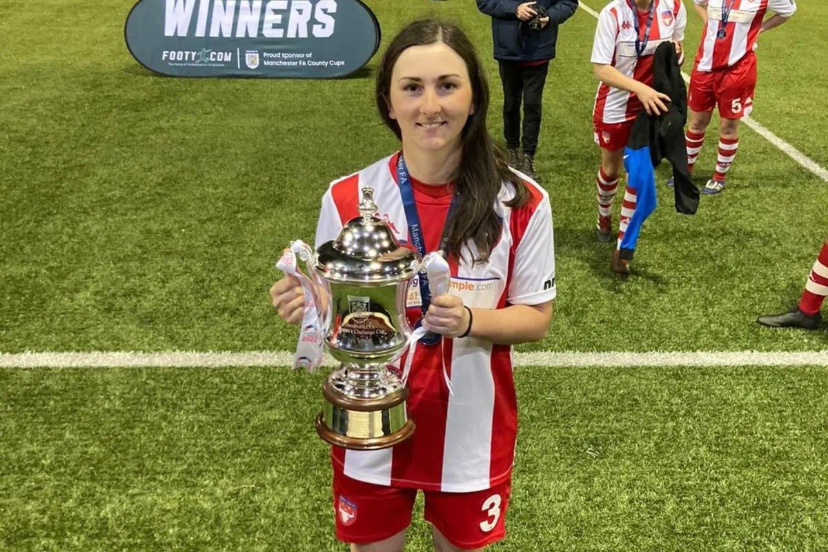 🏆Lauren leaves a champion. Due to increased travel costs talented midfielder Lauren Oatley leaves us to play closer to home.

Everyone at Cheadle Town Stingers would like to thank Lauren for her contribution to the club and wish her the very best of luck at her new club. 🔴⚪️🐝
