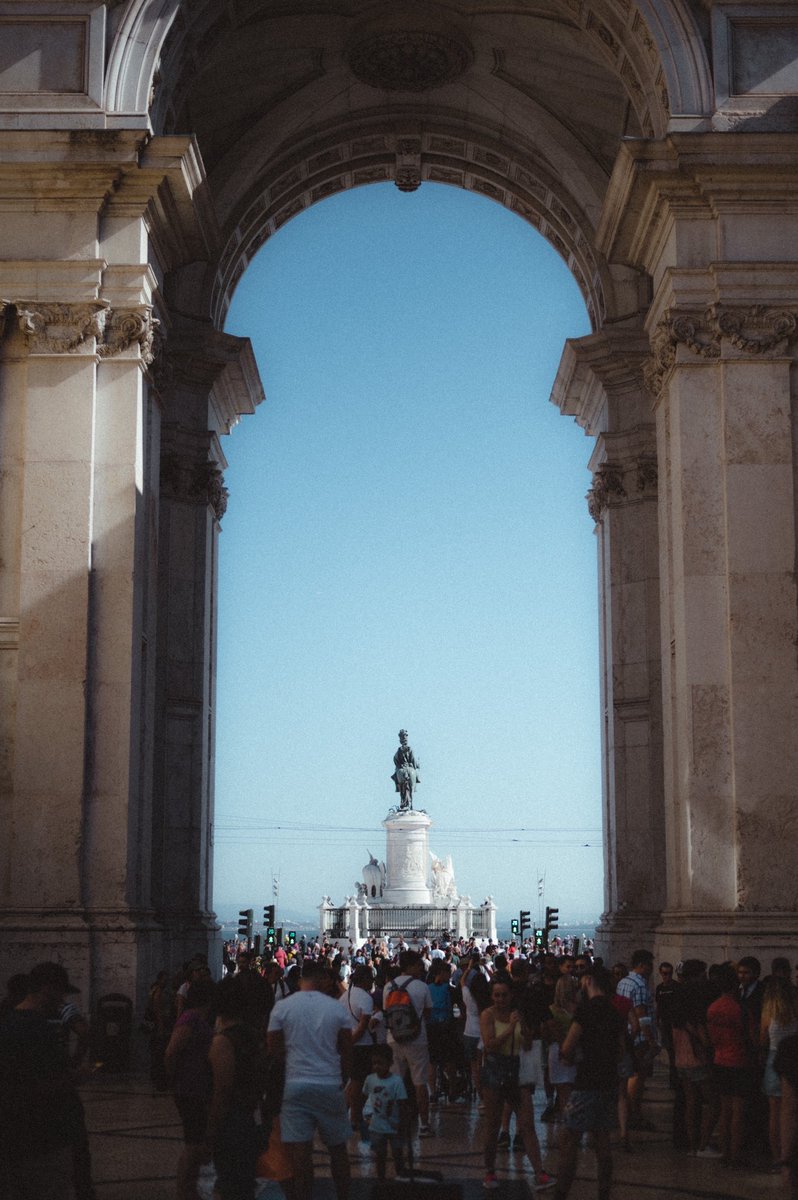 PhilipAchenbac1's tweet photo. Lisboa 🇵🇹 on 50mm 
#photography #lisboa #portugal #streetphotography #heretocreate #film #filmlook #architecture #urban https://t.co/14KurBVfji