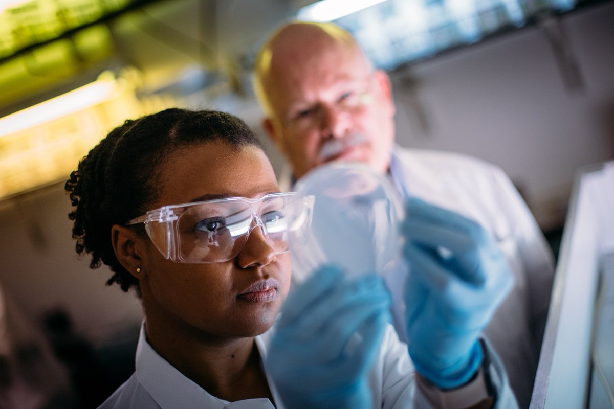 AASciences's tweet photo. The African Postdoctoral Training Initiative #APTI is offering 10 #fellowships to early career #AfricanResearchers keen on addressing Africa’s challenges in #GlobalHealth.
🔗 Apply here: https://t.co/ePESKbET6D
📅 Deadline: 30 September 2022
@Fogarty_NIH 
@NIH 
@gatesfoundation https://t.co/REwYx1V069