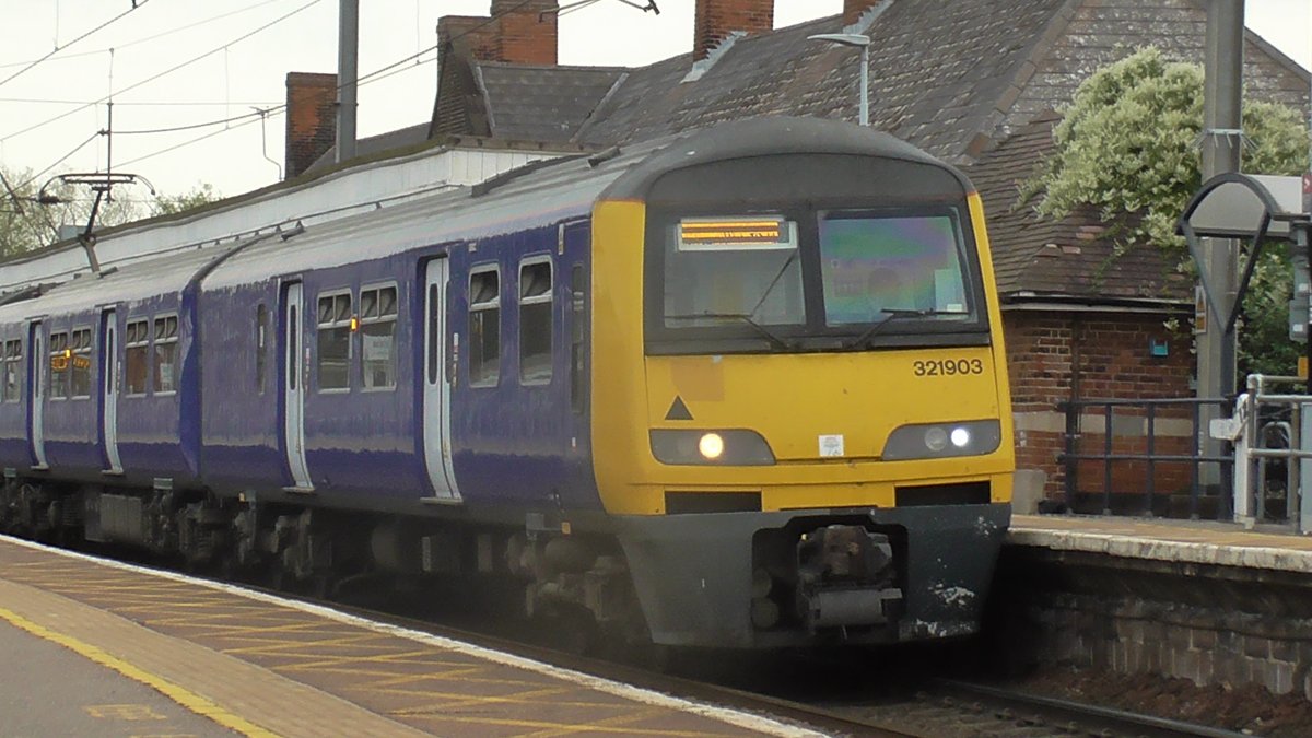 danthetrainman's tweet image. A fun day at Manningtree seeing some trains. #class153 #class321 #class745 #class755