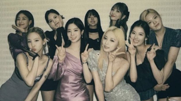 OT9FILES's tweet photo. hello !! just rebranded to twice pics, an acc for twice <3 please rt to support, tysm 🫶🏽🫶🏽 https://t.co/29AY1WiRrr