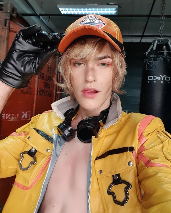 1 pic. My Cindy genderbend 🔥 https://t.co/c1pLCy67TY