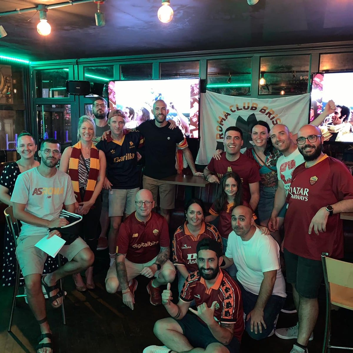 ASRomaBristolUK's tweet photo. A few months ago I would not have thought this would be possible, but, after a bit of work between myself &amp; my friend Giorgio, Bristol now have an official @ASRomaEN Supporters Club!! I'm so proud that we made it happen...
If you're ever in the Bristol area, come and join us! https://t.co/ub84joobA9