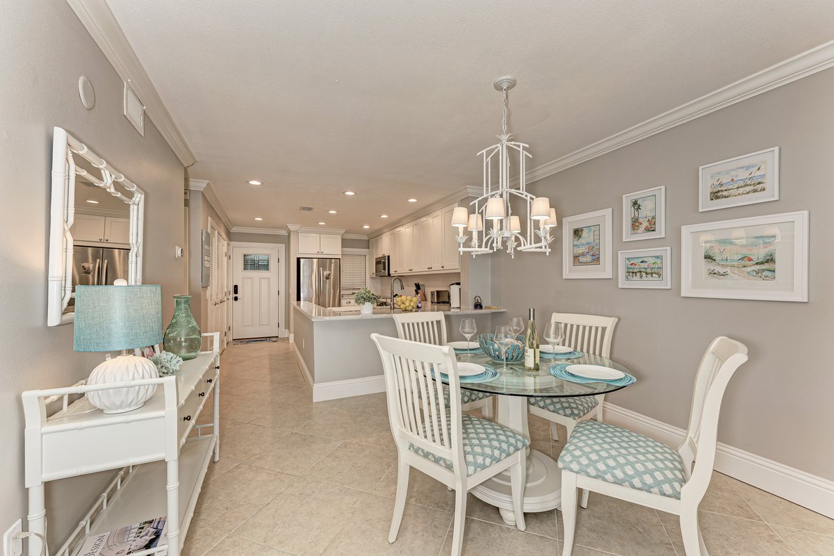 AnnaMariaLifeVR's tweet photo. Welcome to Beachissimo!  This 2 Bd | 2 Ba condo is highly prized for its location and has everything you need for a blissful escape to Anna Maria Island. Book Now https://t.co/dOuBEtbwQC  #rentami #ami #annamarialife #annamaria #vacationrentals #vacation #beachlife #islandlife https://t.co/SDr2OJOmI5