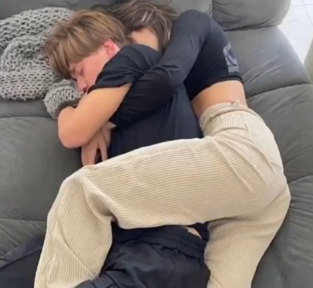 Seninle Böyle Bir Foto ya İhtiyacım Var.. ❣