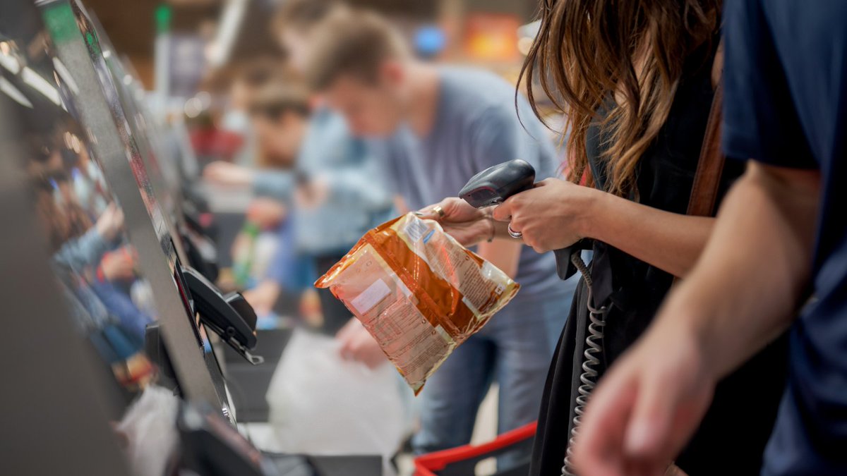Do healthy checkout initiatives lead to healthier purchasing behaviour? Our researchers have been analysing sales data from 1100 Tesco Express stores to find out👉bit.ly/3zZf6Nh

#nationalfoodstrategy #HFSS #nutritionanalytics