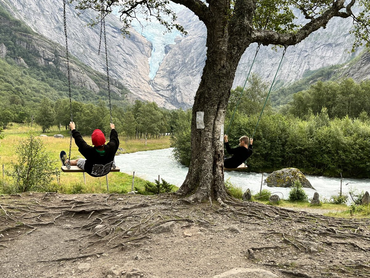 CA_BrownHist's tweet photo. Norway 2022 @Briksdalsbre #briksdal #oldedalen #nordfjord amazing 🤩 https://t.co/i0fUSwAyza