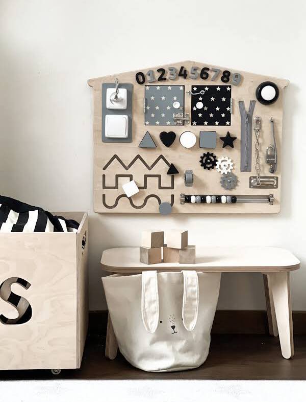 Developing good organizational skills is a key ingredient for success in school and in life. 

Although some people are by nature more organized than others, anyone can put routines and systems in place to help a child "get it together." 

#cleaner #helplingerie #dublín