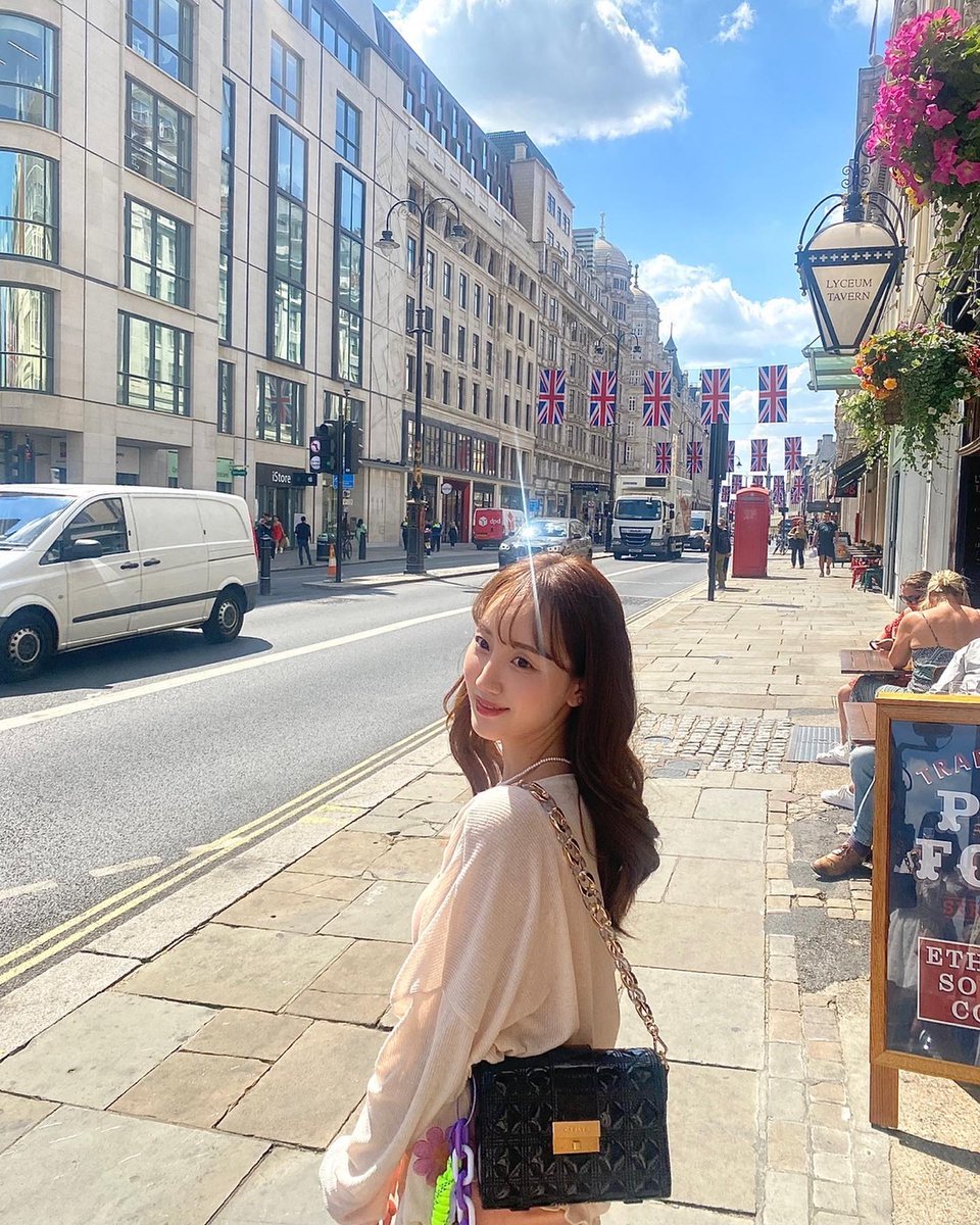 haeyoonzip's tweet photo. 📸 220814 IG Update (1/3)

🔗https://t.co/bItgxCY662

#CherryBullet #체리블렛 #Haeyoon #ParkHaeyoon #해윤 #박해윤 #へユン #パク・ヘユン @cherrybullet https://t.co/QnS4K0lFcU