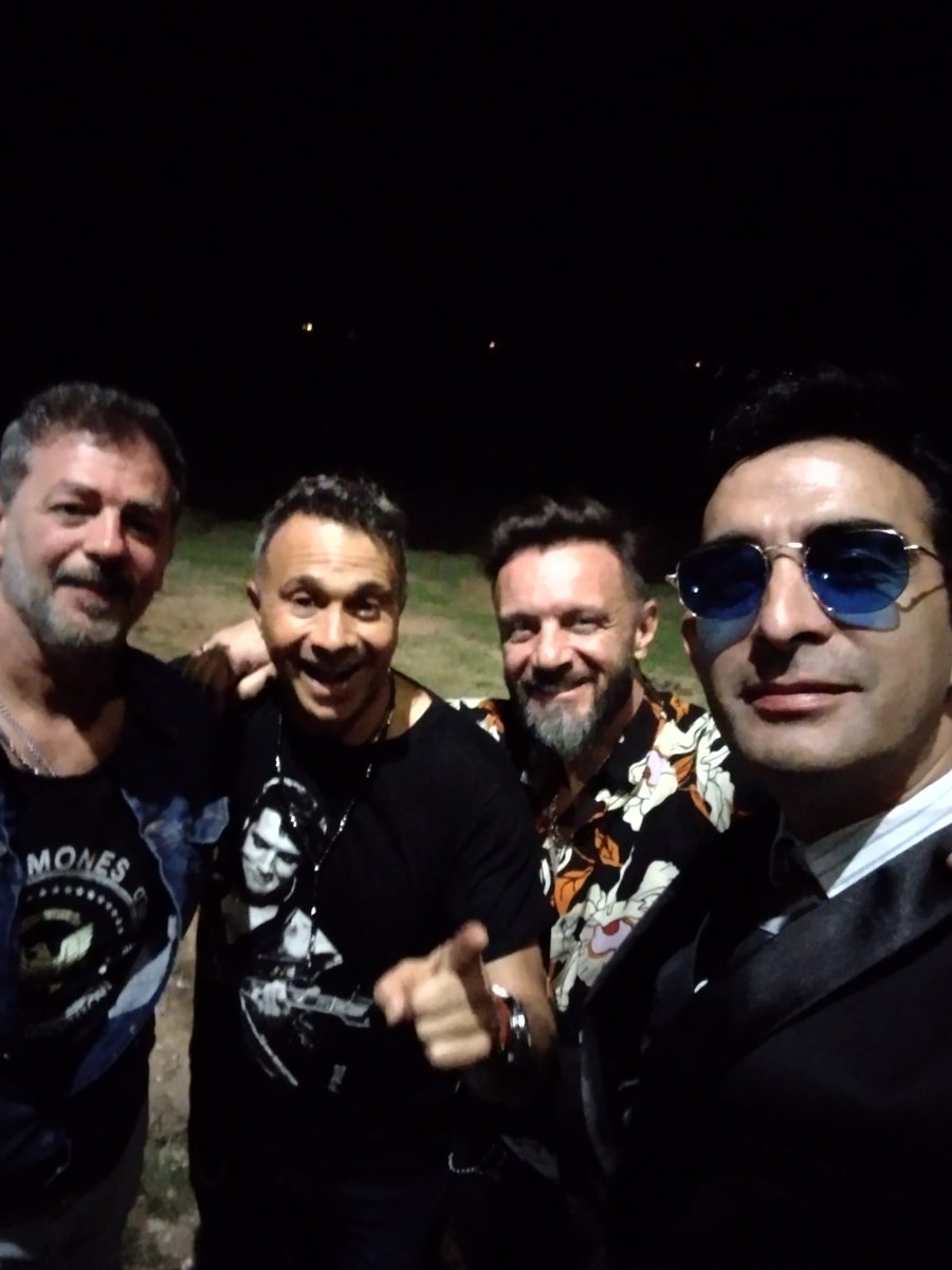 Felicitaciones a estos alumnos aprobados con 10 ✍️ en paso de la patria se lo dice el profe Charly 😎🎤 🎸 persevera y triunfaras 🇦🇷 #alcolecontn