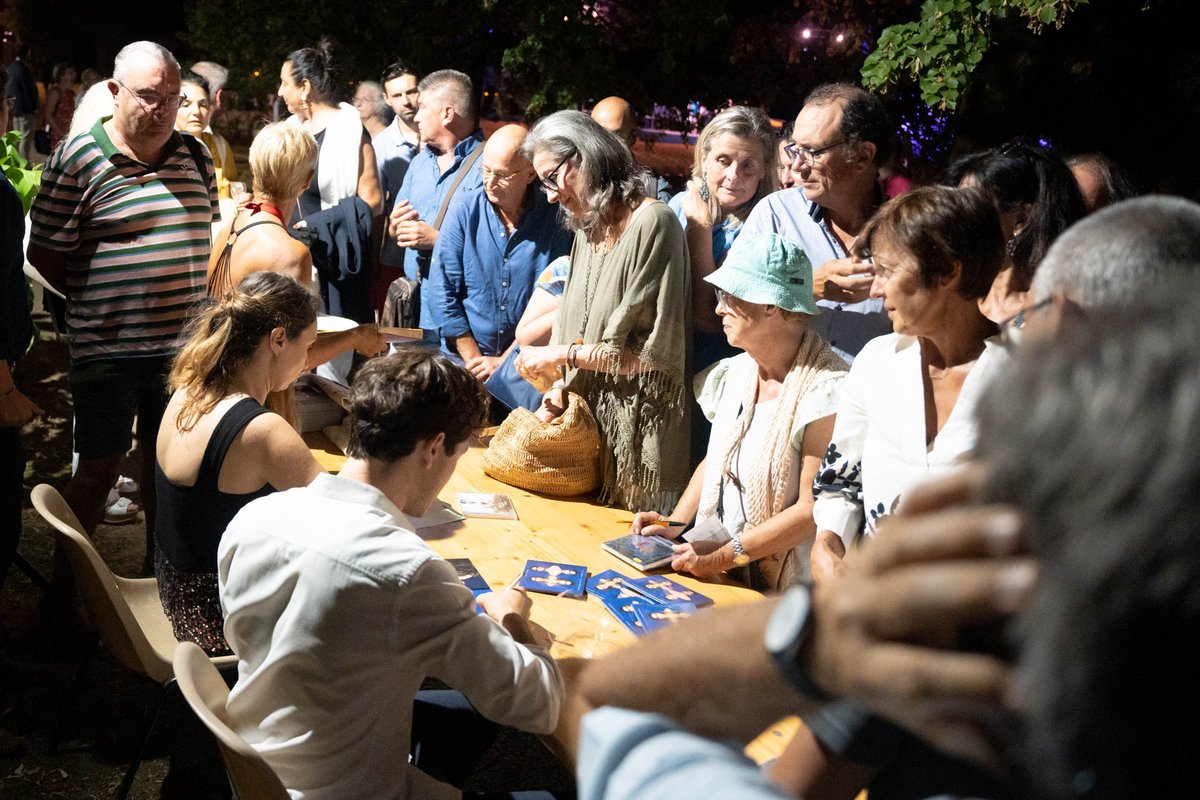 festivalVezere's tweet photo. 🌦 Averse de compliments samedi après le #concert de Vassilena Serafimova @Vassinka et @ThomasEnhco Des éloges sur les musiciens, le programme #Bach, la soirée avec les producteurs locaux Origine #Corrèze. 😍 #festival #41eFDV #marimba #piano https://t.co/eyRMAjH2W4