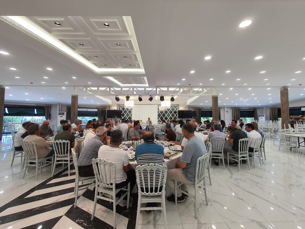 EsenlerIlceMEM's tweet photo. 2022-2023 Eğitim Öğretim Yılı Hazırlık Çalışmaları ve Temel Eğitimde 10 Bin Okul Projesinin değerlendirilmesi konulu toplantımız; İlçe Milli Eğitim Müdürümüz Sayın M.Nurettin ARAS başkanlığında okul müdürleri ile gerçekleştirildi.

@tcmeb @memleventyazici @istanbulilmem @mnaras https://t.co/YUoPNb1hL8