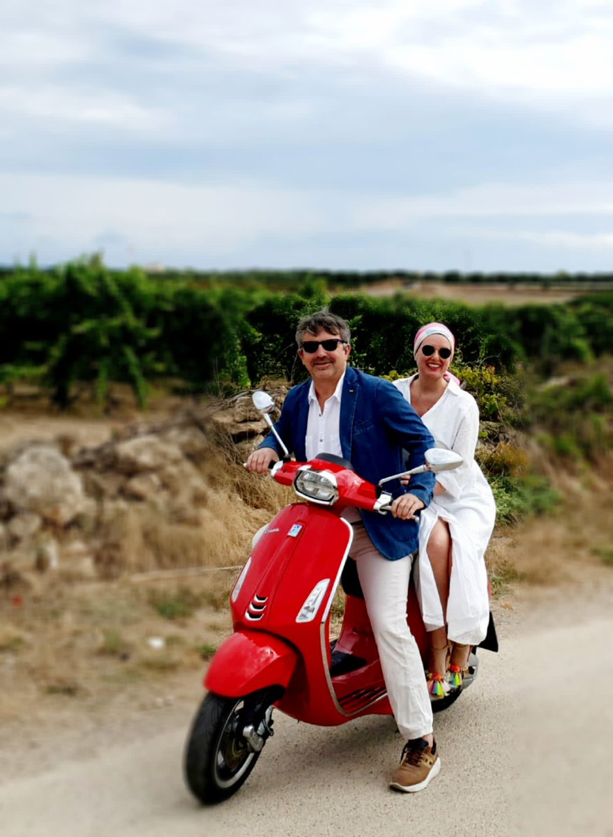 giandiegomont's tweet photo. @Vespa_Official 
Un saluto dai vigneti dell'Alto Salento da Giandiego &amp; Rosa https://t.co/0zcq6Llidq