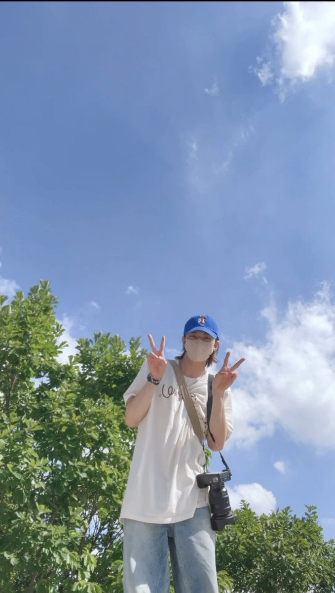 LOVE____cat's tweet photo. 오늘이구나 오늘 날씨 좋았는데 다행이야 좋은 기억도 담아오고 보여주고싶어서 영상도 보내주고😶‍🌫️😶‍🌫️😶‍🌫️ 현진이는 사랑사랑사라아아ㅏ아앙둥이 https://t.co/aB1Q1cTne3