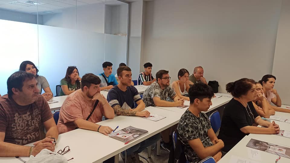 AlternaSpain's tweet photo. Buenos días! Empezamos la semana con las imágenes de la inauguración de nuestra formación de "Operario/a de Plataforma Logística" .
Gracias a la empresa de formación Sinergia 
Enhorabuena a los/as alumnos/as que empiezan está nueva etapa. Top! 🚀 https://t.co/4q29nf8kcq