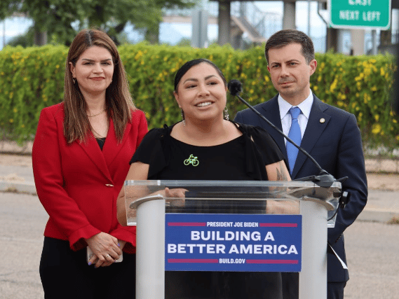 Over $2 billion announced for roads, bridges, bike lanes across US
chicagoconstructionnews.com/over-2-billion…