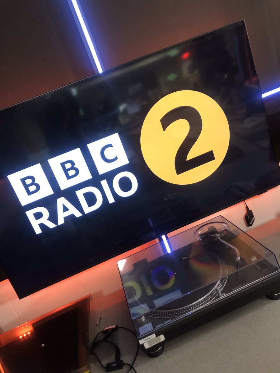 I had a lot of fun hosting <a href="/BBCRadio2/">BBC Radio 2</a>’s Blues Show last night. Thanks for inviting me to fill in for you <a href="/cerysmatthews/">Cerys Matthews</a>!Listen to the show here:
bbc.co.uk/programmes/m00…