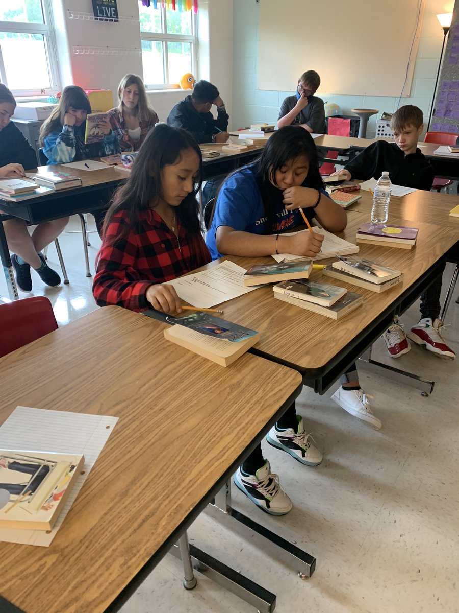 MsBuchanan305's tweet photo. 8th grade students @victory_wms exploring ALL the books and choosing one that’s the best fit for them. When you tell them no rules and no judgement about what book they pick, it’s amazing to see the excitement. Especially from the kids who “hate” reading. #il3 #shelbyinspired https://t.co/Cnuy6DYRJ5
