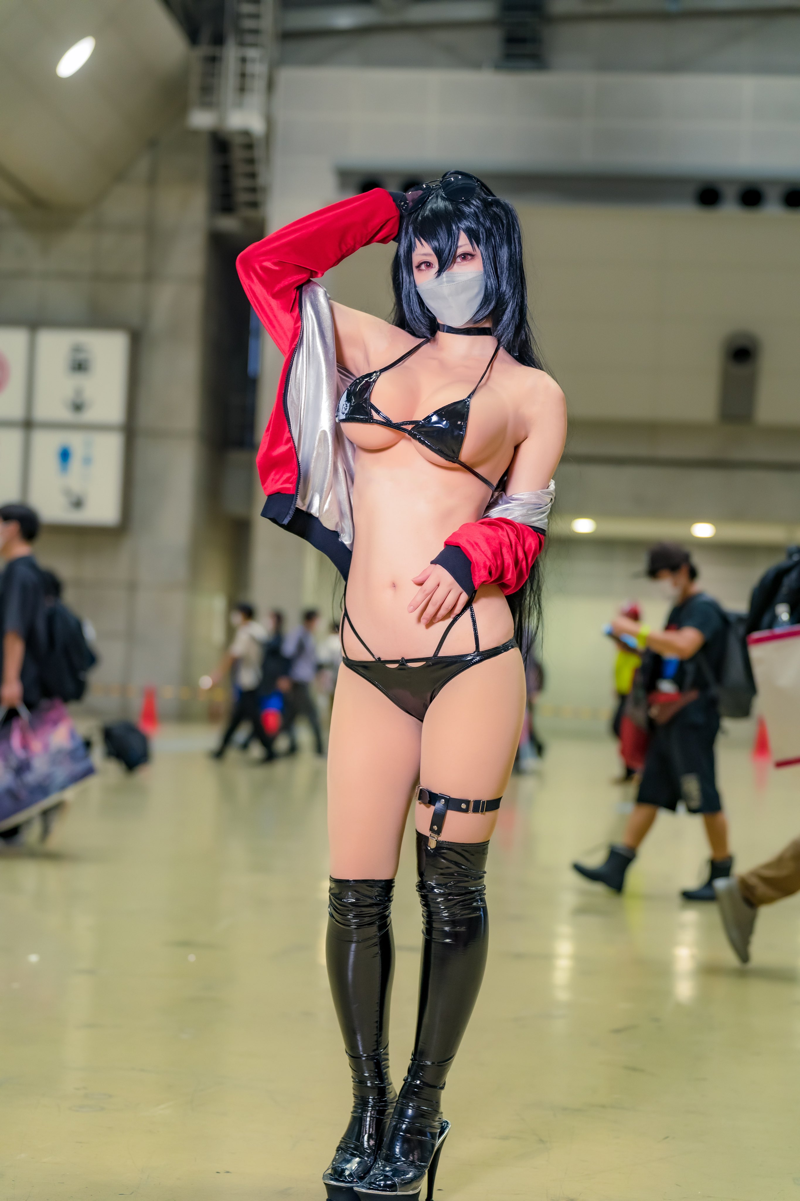   コスプレ　　露出  / X