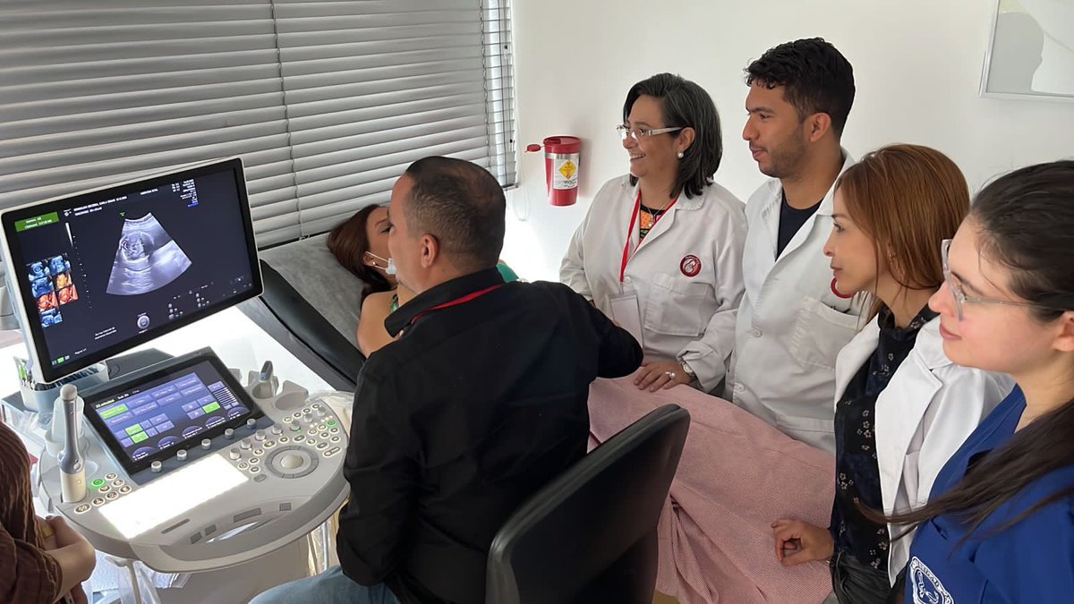 catamvalen's tweet photo. Curso de entrenamiento básico en US de @ISUOG en Colombia. Gran experiencia realizando practica con pacientes @MedicinaFetal1 y simulación @volutracer_opus https://t.co/aznk5KfSv8