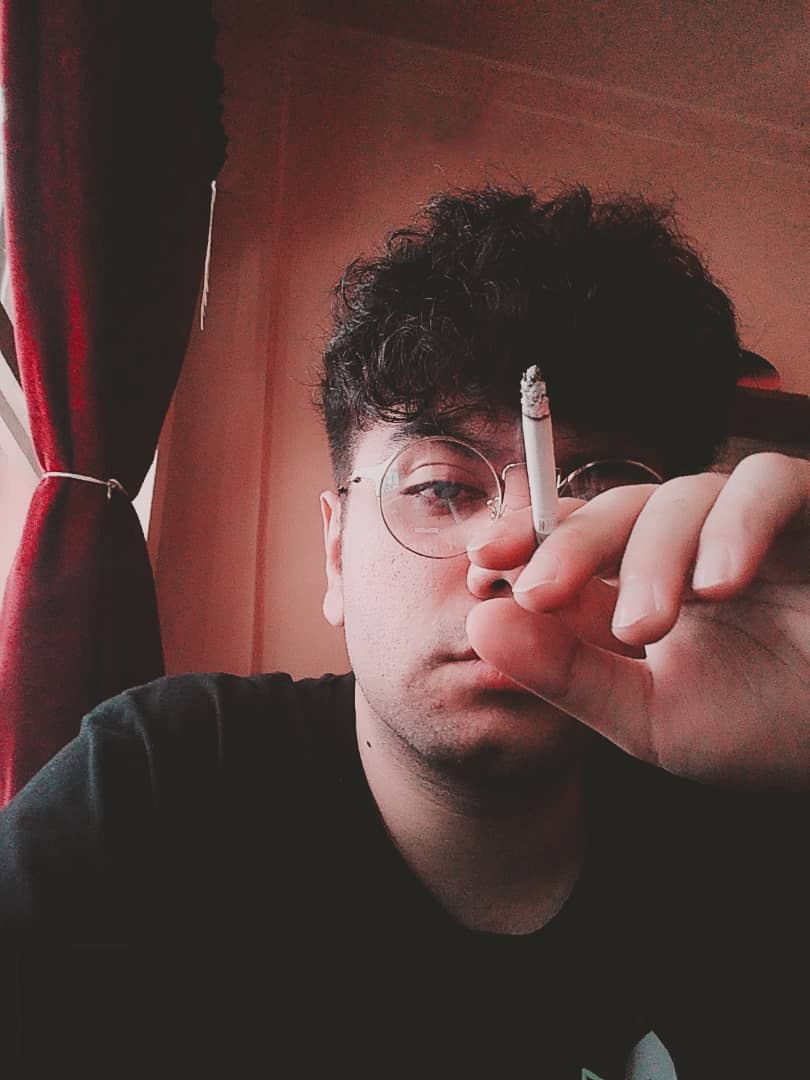 Sometimes I use a cigarette instead of pen and paint with smoke
.
.
.
#NFTCommunity #NFTartist #photography #art #painting