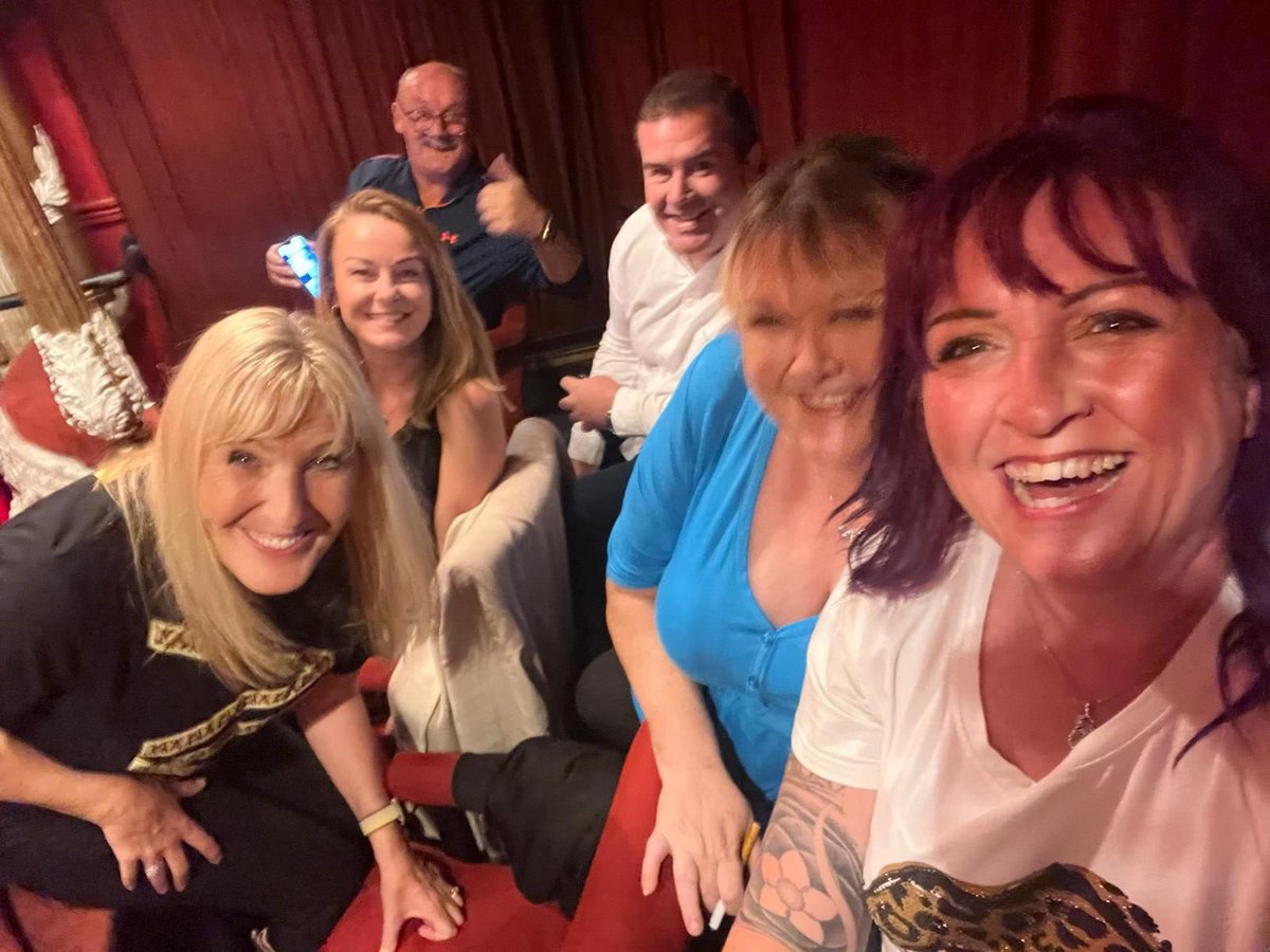 MrsBrownsBoys's tweet photo. Amazing time last night seeing our very own @OCarrollFiona starring in Copper Face Jacks The Musical, if you get a chance go it’s so so good #proud   @CopperFaceJacks @JennyGibney @Dellzbellz @paddyhoulihan @officialeregan https://t.co/qHrpV7lGLz