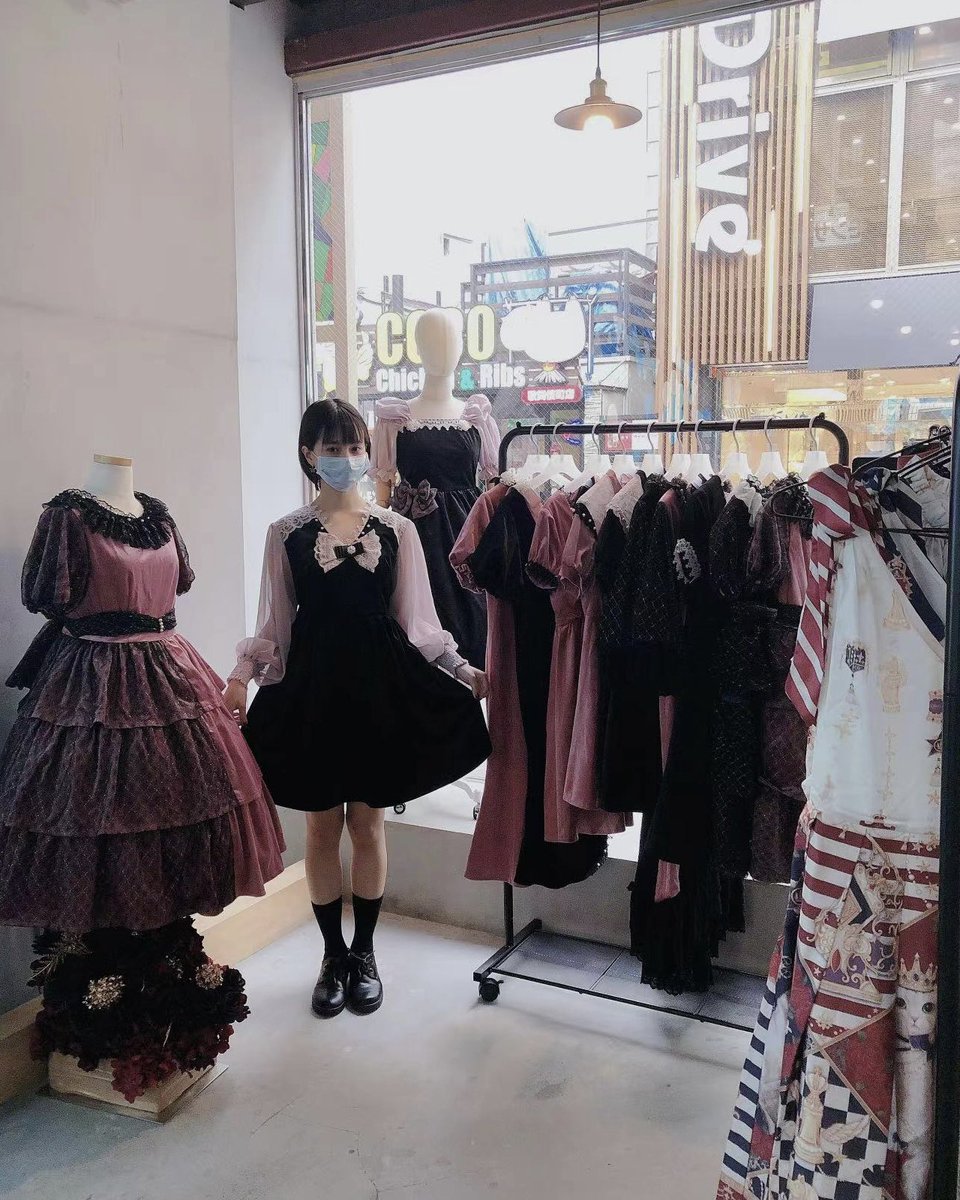 stella_vivi_'s tweet photo. 8月16日❤️
✨✨------------------✨✨
🎀 新商品ご予約受付中🎀
ご来店をお待ちしております❤️
・・
場所: 東京都新宿区歌舞伎町1-22-1 ①階
営業時間:12:00-17:00 https://t.co/8Rtl5PntC6