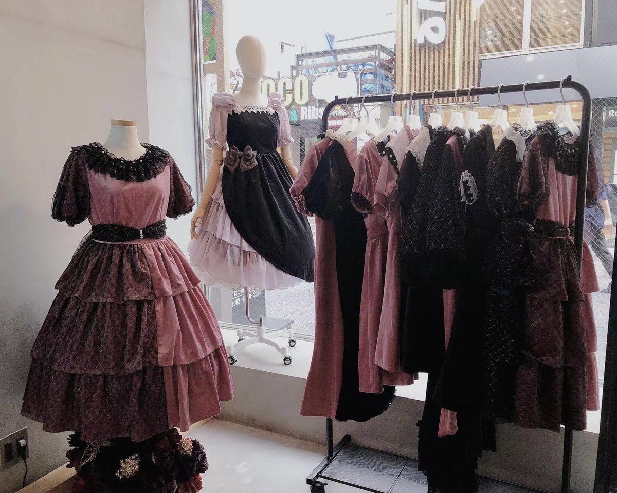 stella_vivi_'s tweet photo. 8月16日❤️
✨✨------------------✨✨
🎀 新商品ご予約受付中🎀
ご来店をお待ちしております❤️
・・
場所: 東京都新宿区歌舞伎町1-22-1 ①階
営業時間:12:00-17:00 https://t.co/8Rtl5PntC6