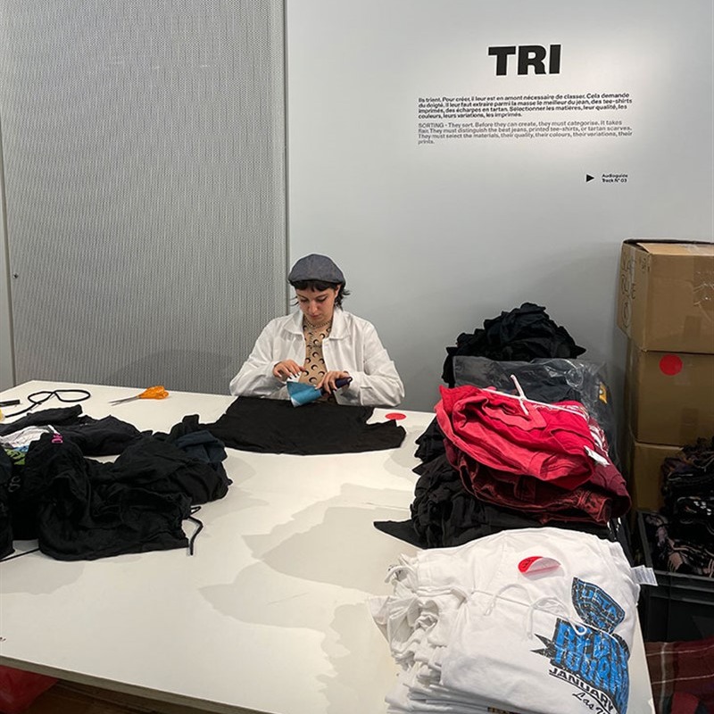 designscene's tweet photo. Designer and environmentalist #RUNARAY talks with #DSCENE about women’s rights in the fashion industry, demand for better workplace conditions and the fashion impact fund