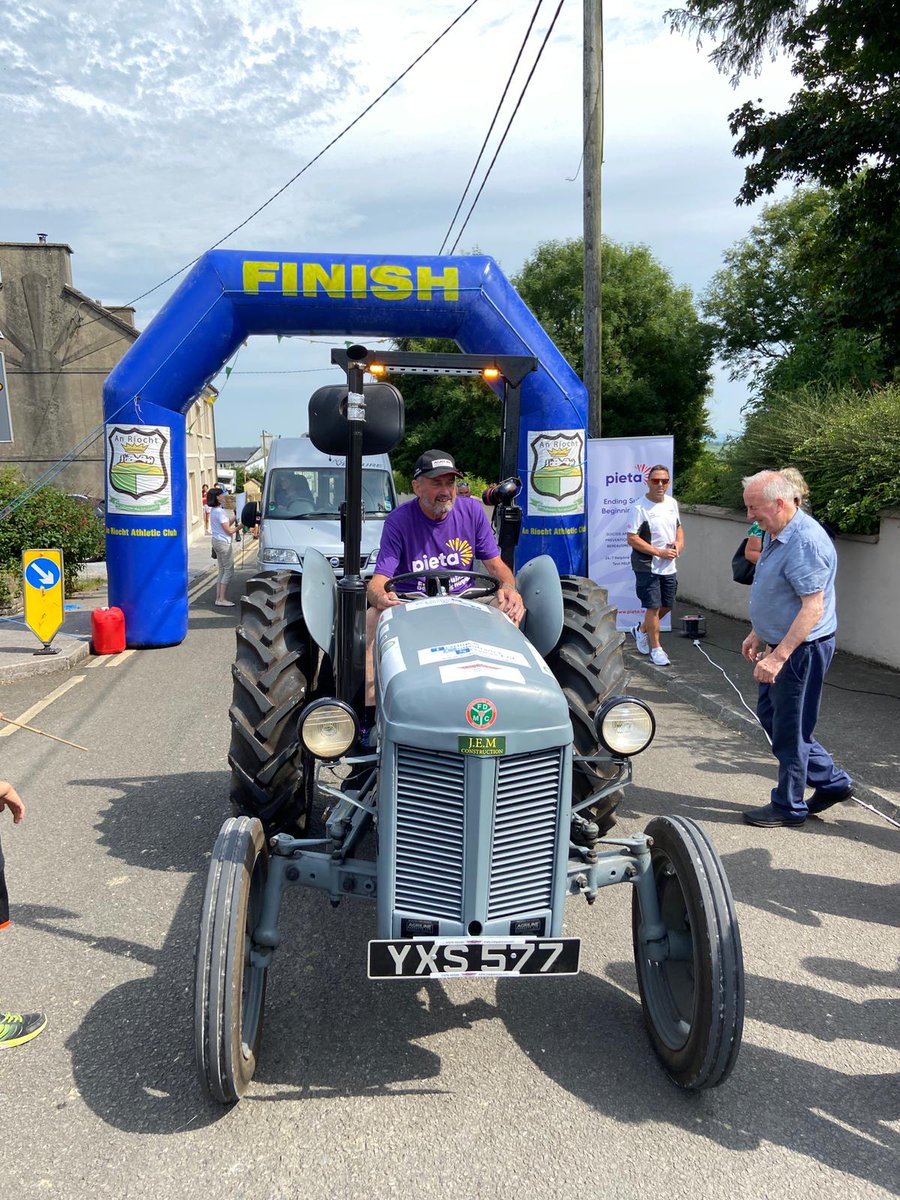 WSBHospices's tweet photo. Well done to John for completing the 485 mile journey over 8 days from Woking to Ireland by tractor! Thank you for your fundraising efforts and to everyone donating. Over £6,500 has been raised for the Hospice - Thank you!

https://t.co/NHodZAt3if https://t.co/gEs6jS5SES