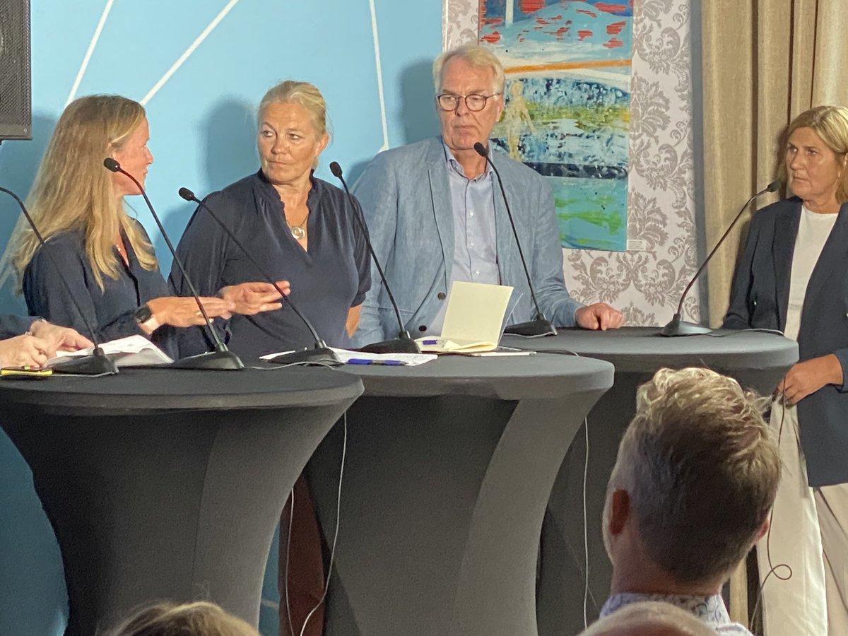 stMari's tweet photo. Forsknings- og innovasjonsbehovet på samferdselsområdet er enormt! Alle er enige på debatt i regi av @NHO_no Logistikk og transport. Dette griper inn i hele samfunnsutviklingen @forskningsradet #Arendalsuka https://t.co/s4zUpcrxTR